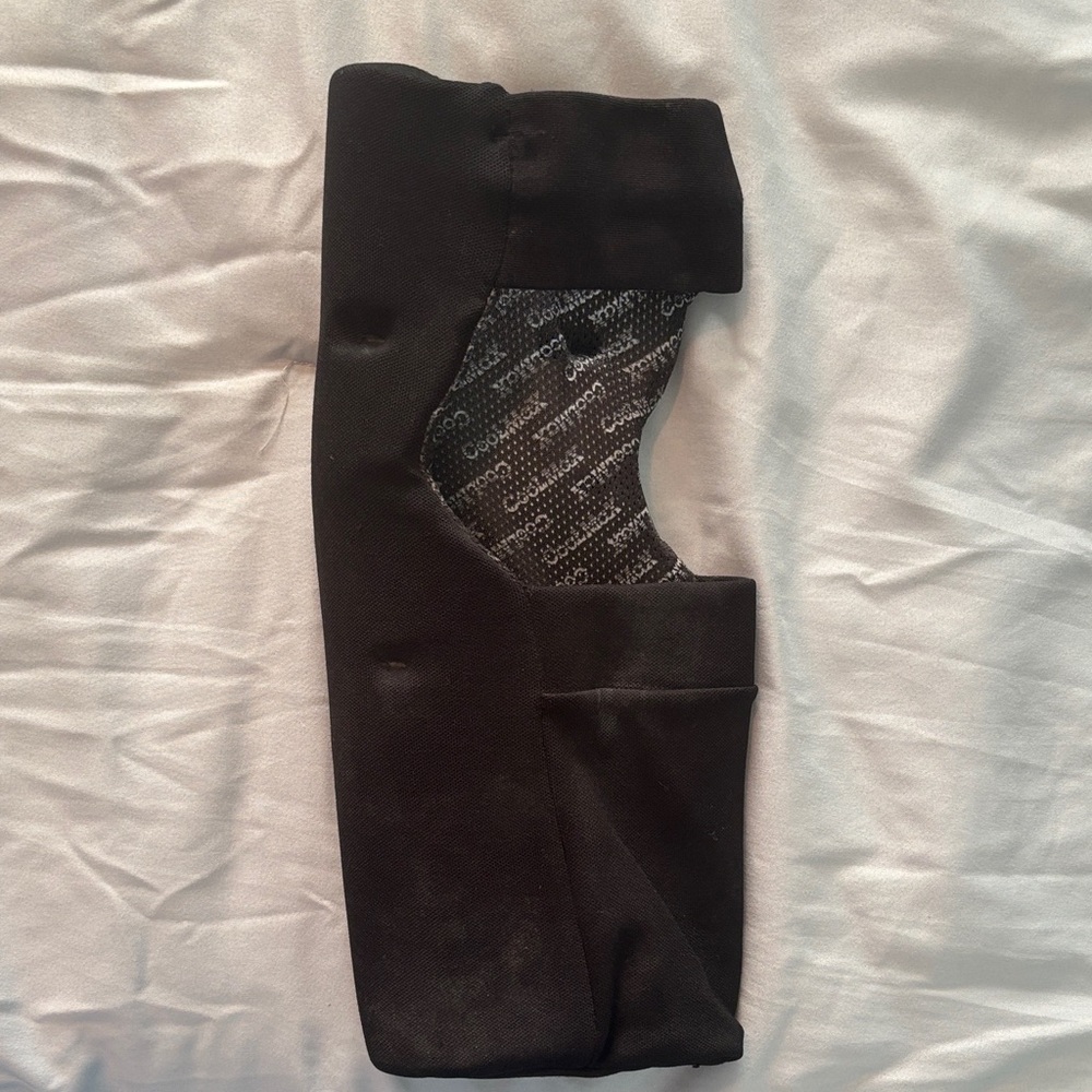 Trace Black Knee Sliding Pad. Smoke free home.